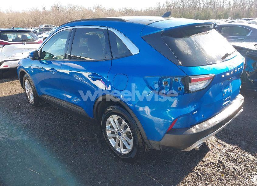 Photo 3 of 2020 Ford Escape SE (VIN 1FMCU0G6XLUB21526)