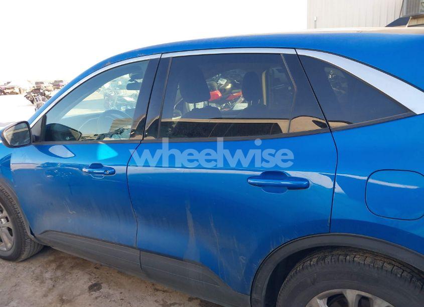 Photo 14 of 2020 Ford Escape SE (VIN 1FMCU0G6XLUB30422)