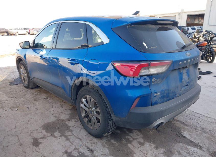 Photo 3 of 2020 Ford Escape SE (VIN 1FMCU0G6XLUB30422)