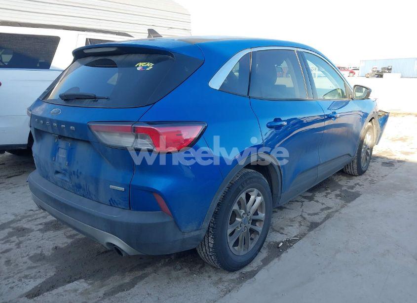 Photo 4 of 2020 Ford Escape SE (VIN 1FMCU0G6XLUB30422)