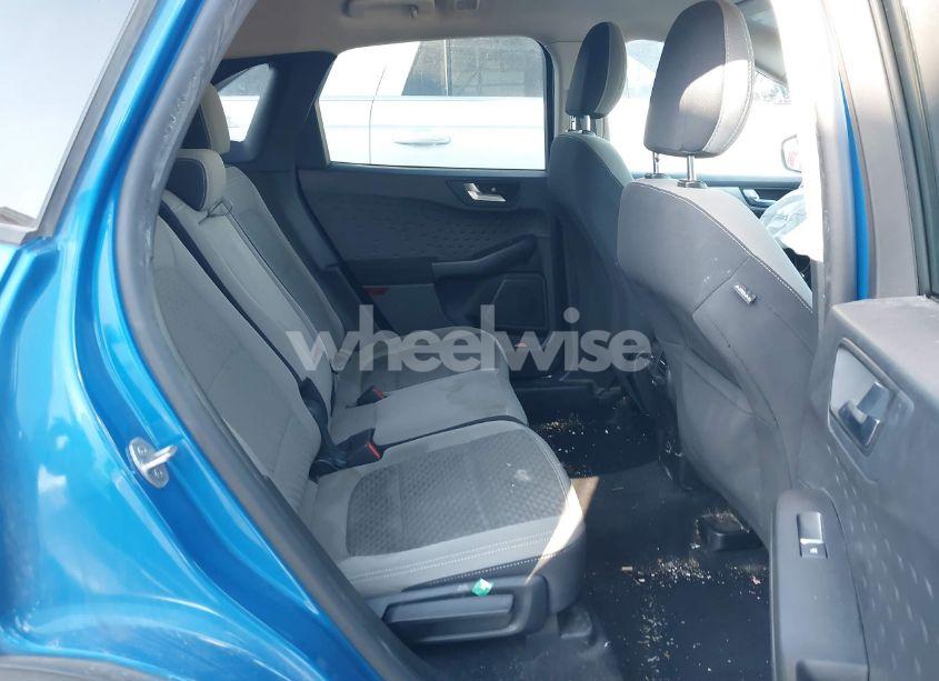 Photo 8 of 2020 Ford Escape SE (VIN 1FMCU0G6XLUB30422)