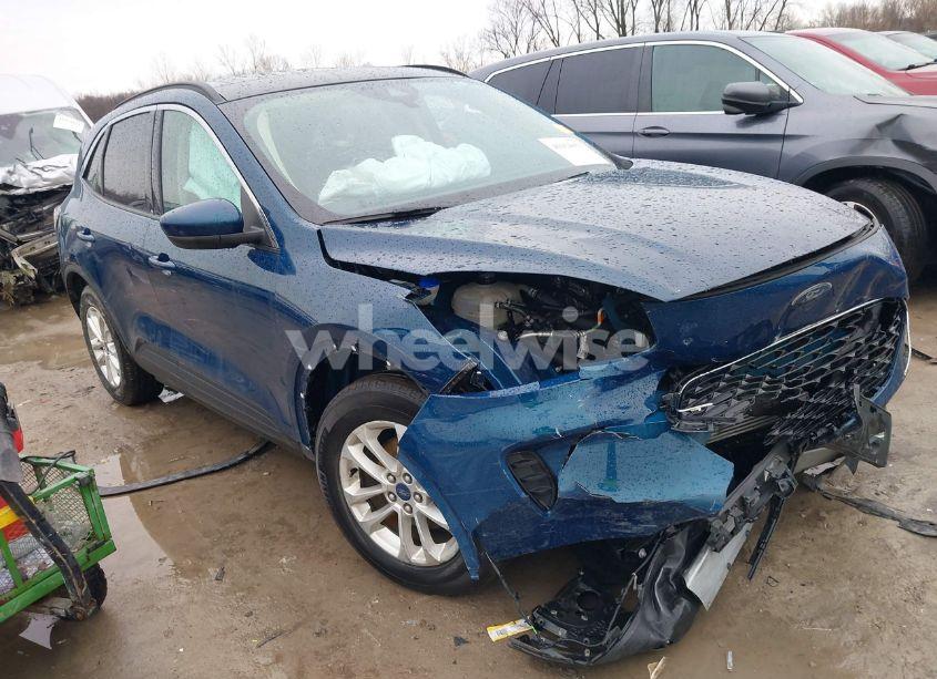 2020 Ford Escape SE (VIN 1FMCU0G6XLUB32252) main photo