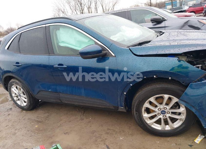 Photo 14 of 2020 Ford Escape SE (VIN 1FMCU0G6XLUB32252)