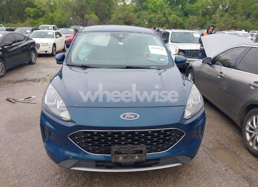 Photo 13 of 2020 Ford Escape SE (VIN 1FMCU0G6XLUC02509)