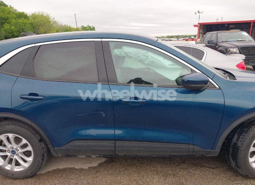 Photo 14 of 2020 Ford Escape SE (VIN 1FMCU0G6XLUC02509)