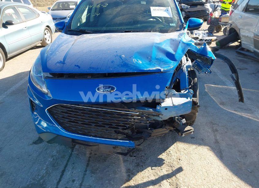 Photo 13 of 2020 Ford Escape SE (VIN 1FMCU0G6XLUC39351)