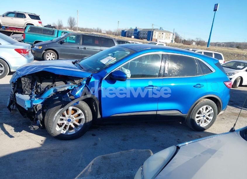 Photo 15 of 2020 Ford Escape SE (VIN 1FMCU0G6XLUC39351)