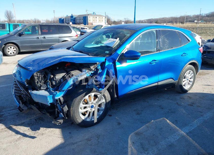 Photo 2 of 2020 Ford Escape SE (VIN 1FMCU0G6XLUC39351)