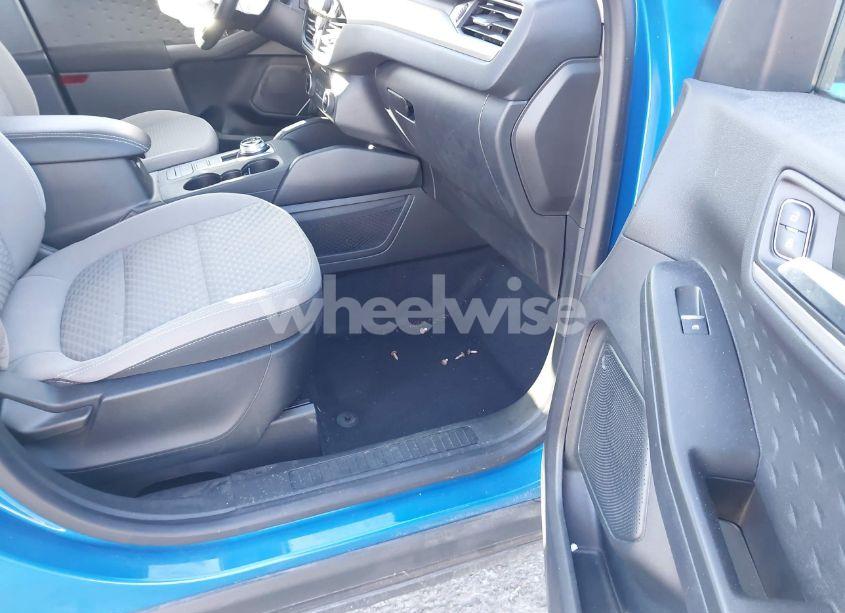 Photo 5 of 2020 Ford Escape SE (VIN 1FMCU0G6XLUC39351)