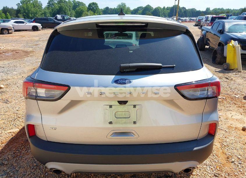 Photo 16 of 2020 Ford Escape SE (VIN 1FMCU0G6XLUC54979)