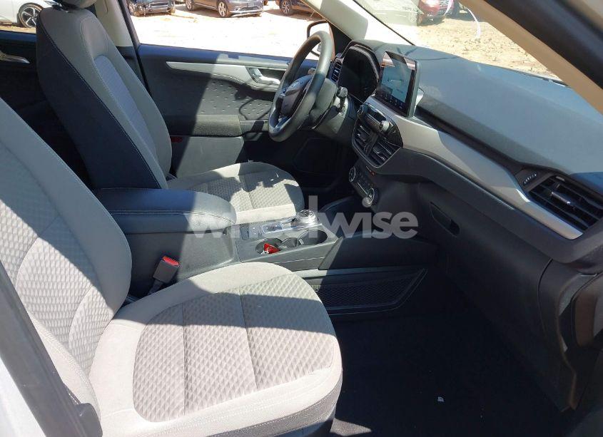 Photo 5 of 2020 Ford Escape SE (VIN 1FMCU0G6XLUC54979)