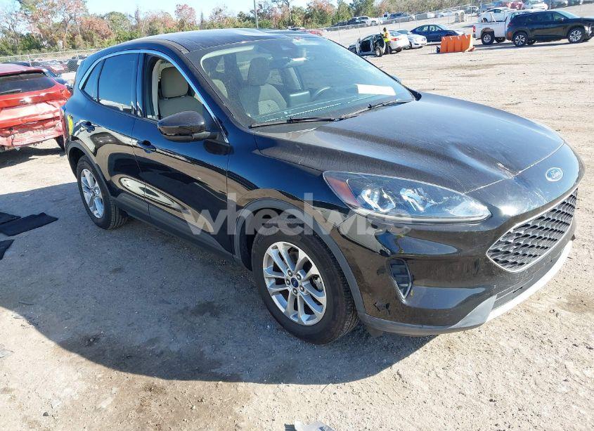 2020 Ford Escape SE (VIN 1FMCU0G6XLUC76755) main photo
