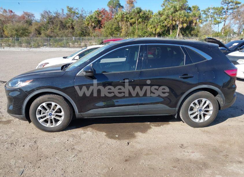 Photo 14 of 2020 Ford Escape SE (VIN 1FMCU0G6XLUC76755)