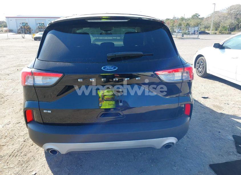 Photo 16 of 2020 Ford Escape SE (VIN 1FMCU0G6XLUC76755)