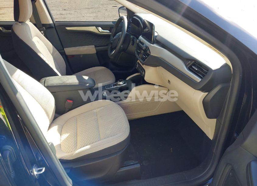 Photo 5 of 2020 Ford Escape SE (VIN 1FMCU0G6XLUC76755)