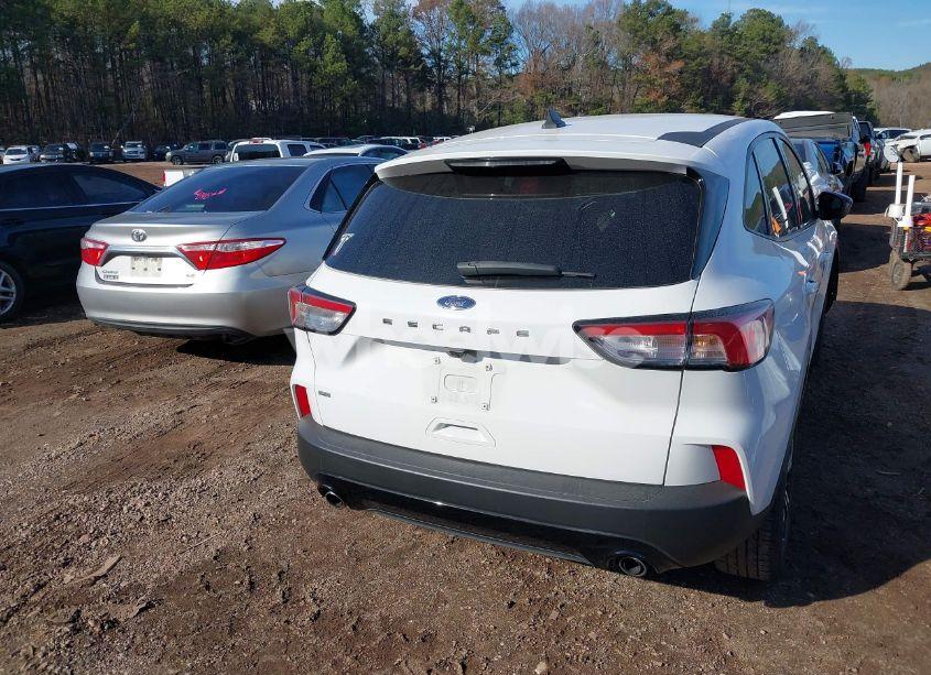 Photo 16 of 2021 Ford Escape SE (VIN 1FMCU0G6XMUA19550)