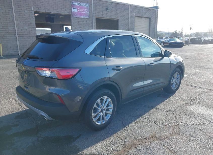 Photo 4 of 2021 Ford Escape SE (VIN 1FMCU0G6XMUA33979)