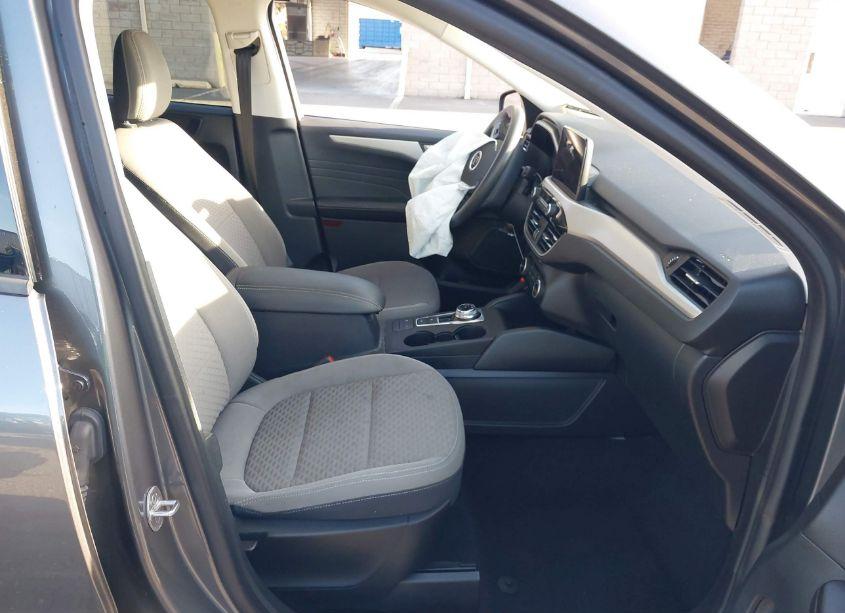 Photo 5 of 2021 Ford Escape SE (VIN 1FMCU0G6XMUA33979)