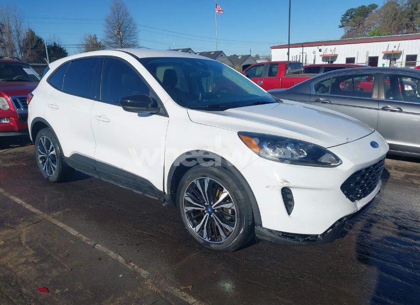 2021 Ford Escape SE (VIN 1FMCU0G6XMUB14027) main photo