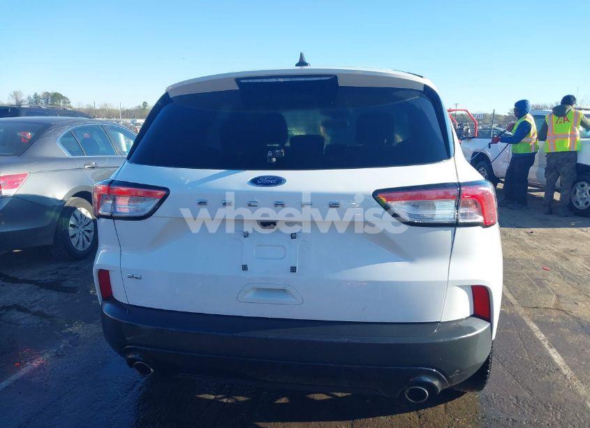 Photo 16 of 2021 Ford Escape SE (VIN 1FMCU0G6XMUB14027)
