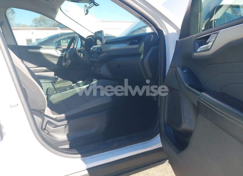 Photo 5 of 2021 Ford Escape SE (VIN 1FMCU0G6XMUB14027)