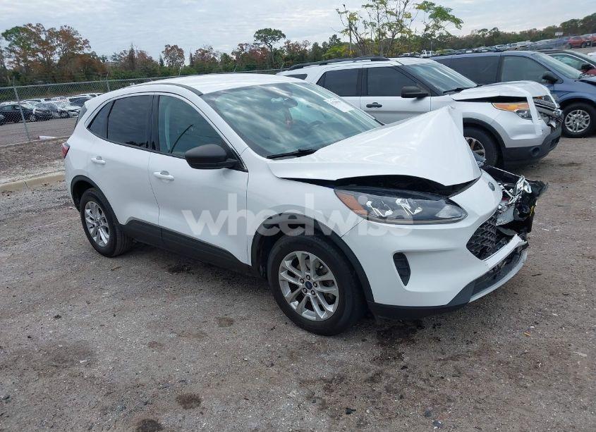 2022 Ford Escape SE (VIN 1FMCU0G6XNUA21137) main photo