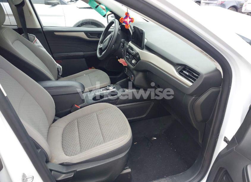 Photo 5 of 2022 Ford Escape SE (VIN 1FMCU0G6XNUA21137)