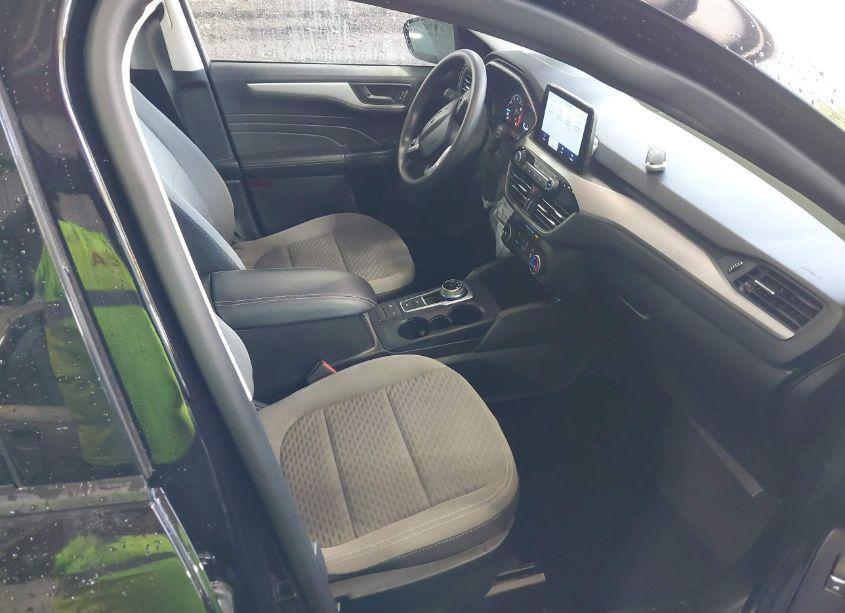Photo 5 of 2022 Ford Escape SE (VIN 1FMCU0G6XNUB06558)