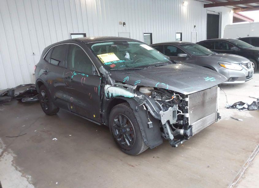 2022 Ford Escape SE (VIN 1FMCU0G6XNUB15969) main photo