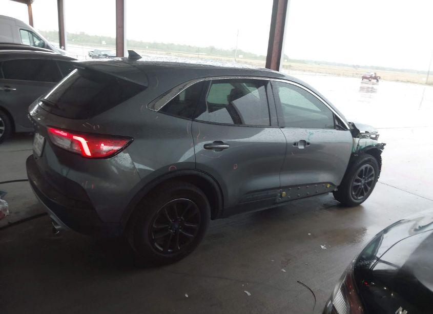 Photo 14 of 2022 Ford Escape SE (VIN 1FMCU0G6XNUB15969)