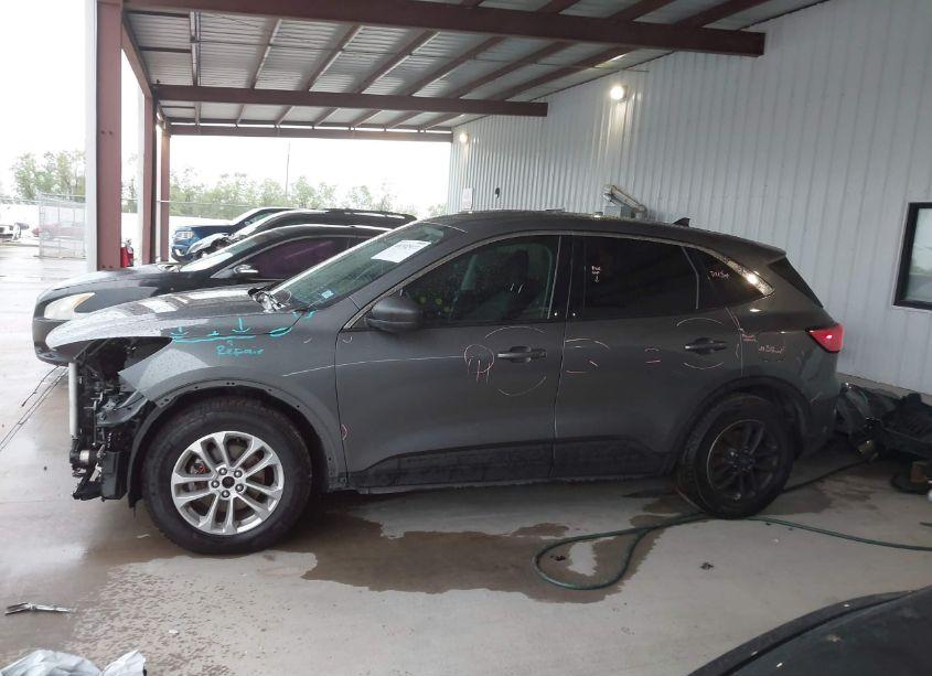 Photo 15 of 2022 Ford Escape SE (VIN 1FMCU0G6XNUB15969)