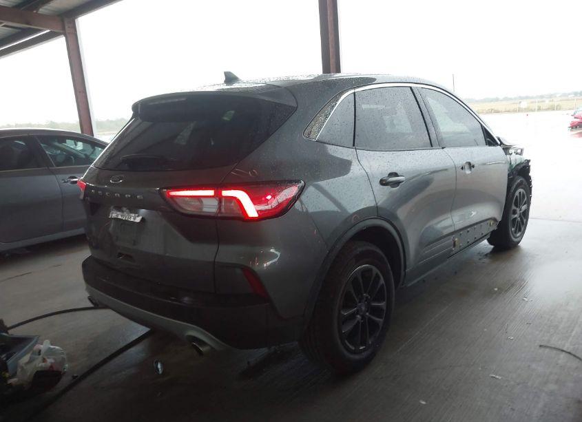 Photo 4 of 2022 Ford Escape SE (VIN 1FMCU0G6XNUB15969)