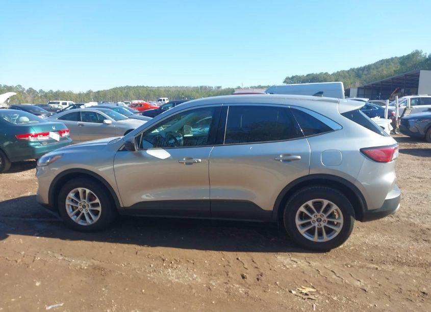 Photo 13 of 2022 Ford Escape SE (VIN 1FMCU0G6XNUB39964)