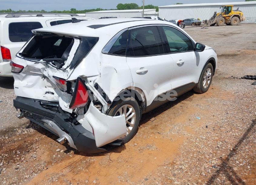 Photo 4 of 2022 Ford Escape SE (VIN 1FMCU0G6XNUB66534)