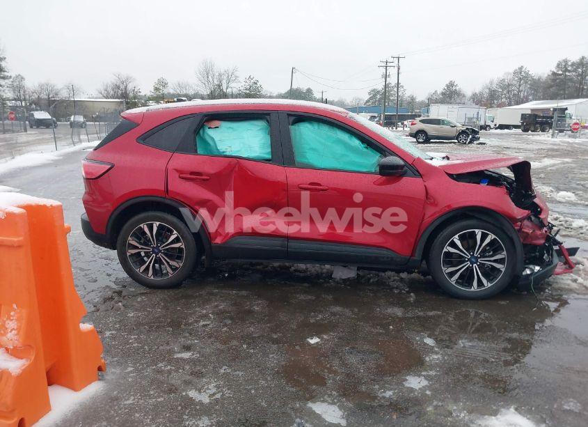 Photo 13 of 2022 Ford Escape SE (VIN 1FMCU0G6XNUB67232)