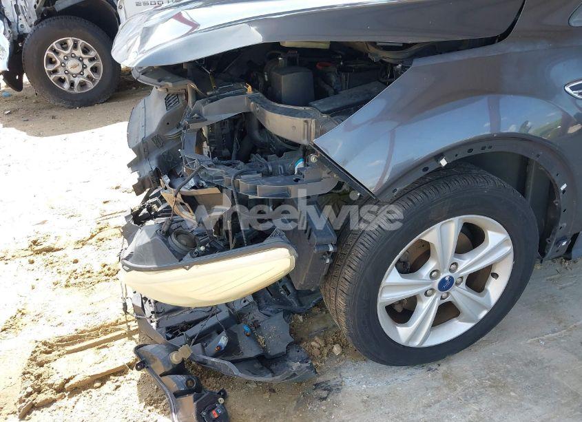 Photo 13 of 2015 Ford Escape SE (VIN 1FMCU0G70FUA22422)