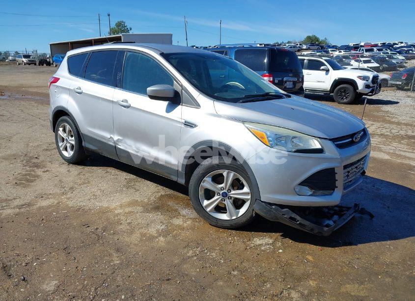 2015 Ford Escape SE (VIN 1FMCU0G70FUC44880) main photo