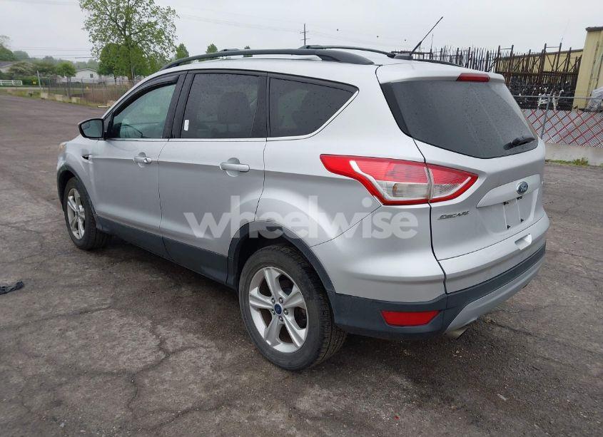 Photo 3 of 2016 Ford Escape SE (VIN 1FMCU0G70GUA28559)