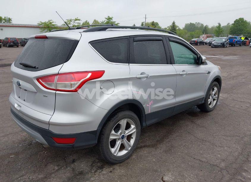 Photo 4 of 2016 Ford Escape SE (VIN 1FMCU0G70GUA28559)