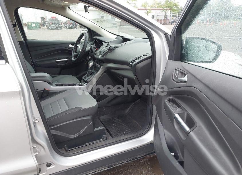 Photo 5 of 2016 Ford Escape SE (VIN 1FMCU0G70GUA28559)