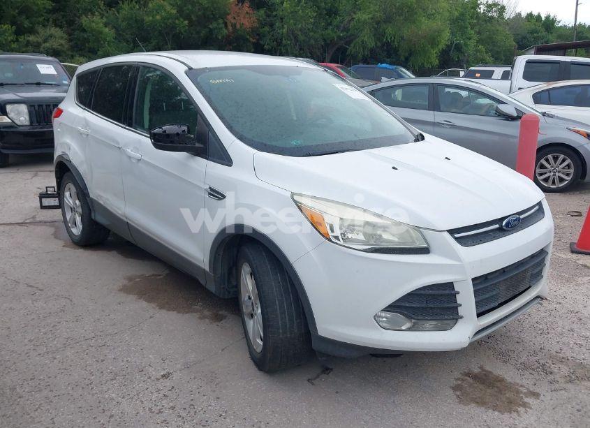 2015 Ford Escape SE (VIN 1FMCU0G71FUA12126) main photo