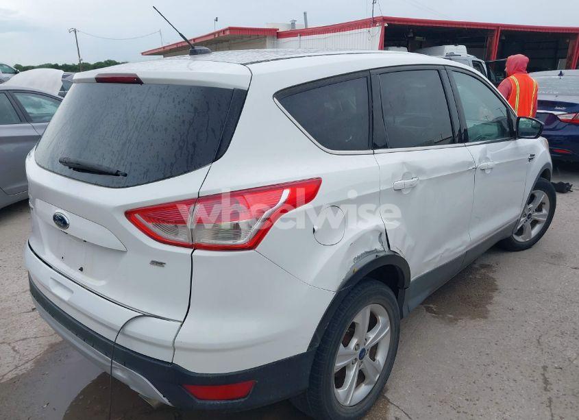Photo 4 of 2015 Ford Escape SE (VIN 1FMCU0G71FUA12126)
