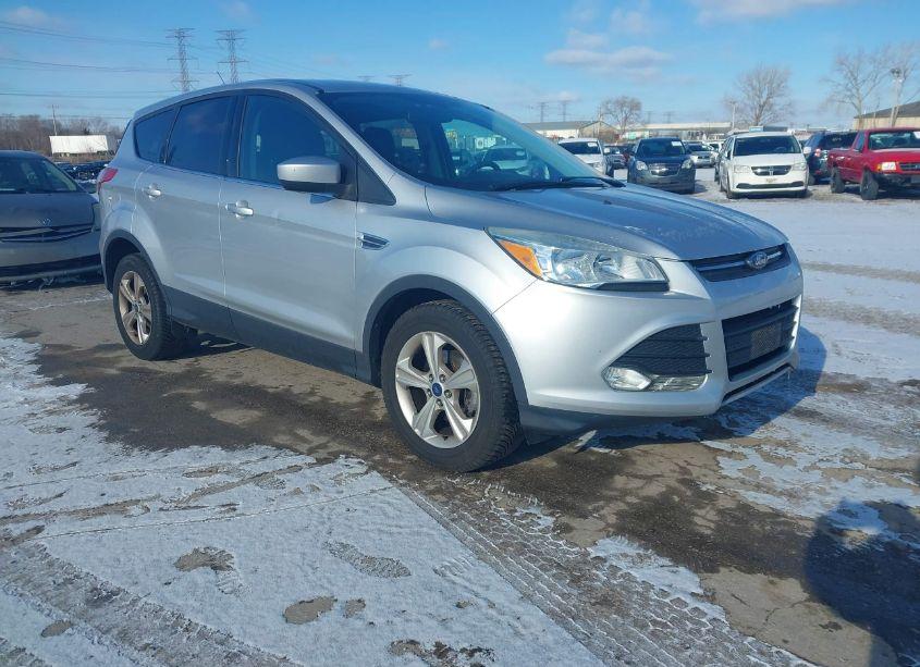 2015 Ford Escape SE (VIN 1FMCU0G71FUA58409) main photo