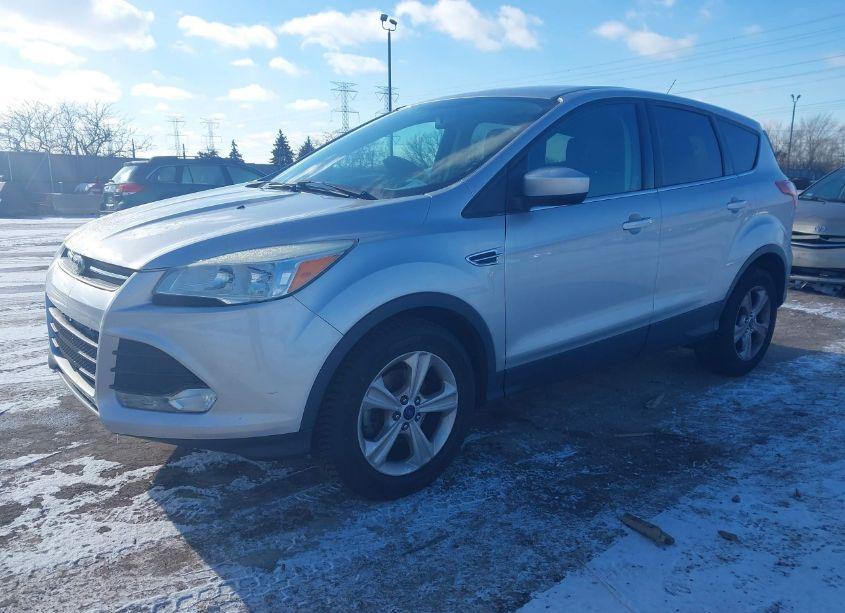 Photo 2 of 2015 Ford Escape SE (VIN 1FMCU0G71FUA58409)