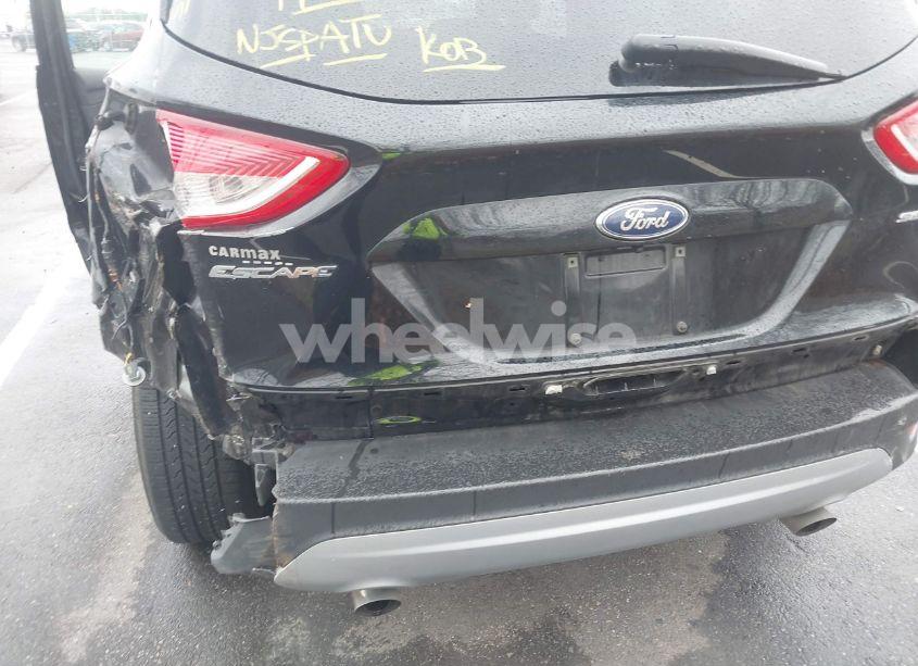 Photo 12 of 2016 Ford Escape SE (VIN 1FMCU0G71GUB10588)