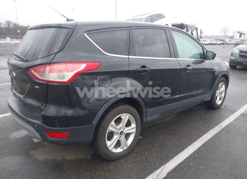 Photo 4 of 2016 Ford Escape SE (VIN 1FMCU0G71GUB10588)