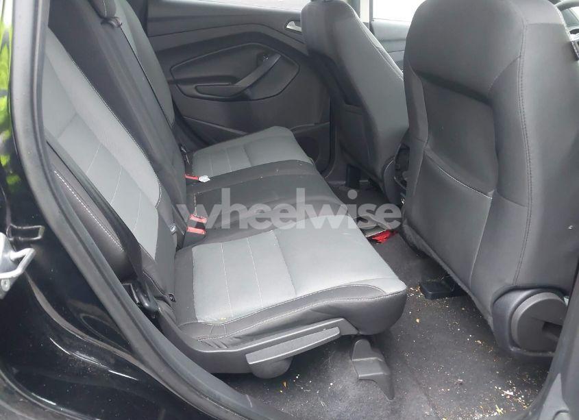 Photo 8 of 2016 Ford Escape SE (VIN 1FMCU0G71GUB10588)