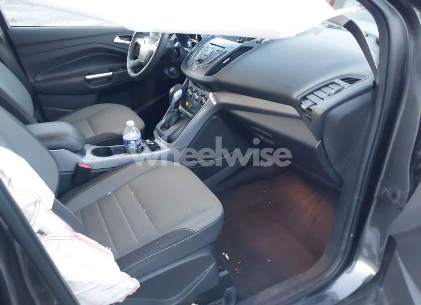 Photo 5 of 2016 Ford Escape SE (VIN 1FMCU0G71GUC04230)