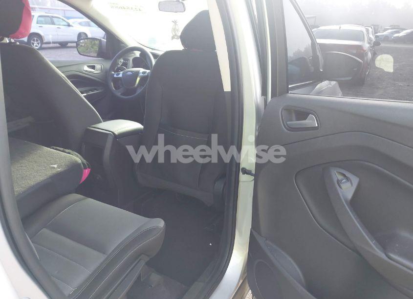 Photo 8 of 2016 Ford Escape SE (VIN 1FMCU0G71GUC06298)