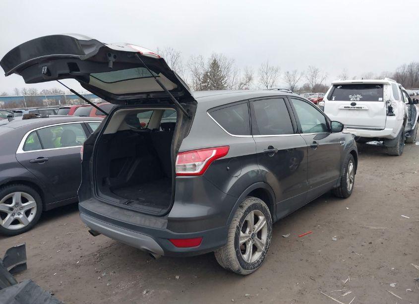 Photo 4 of 2015 Ford Escape SE (VIN 1FMCU0G72FUA39450)